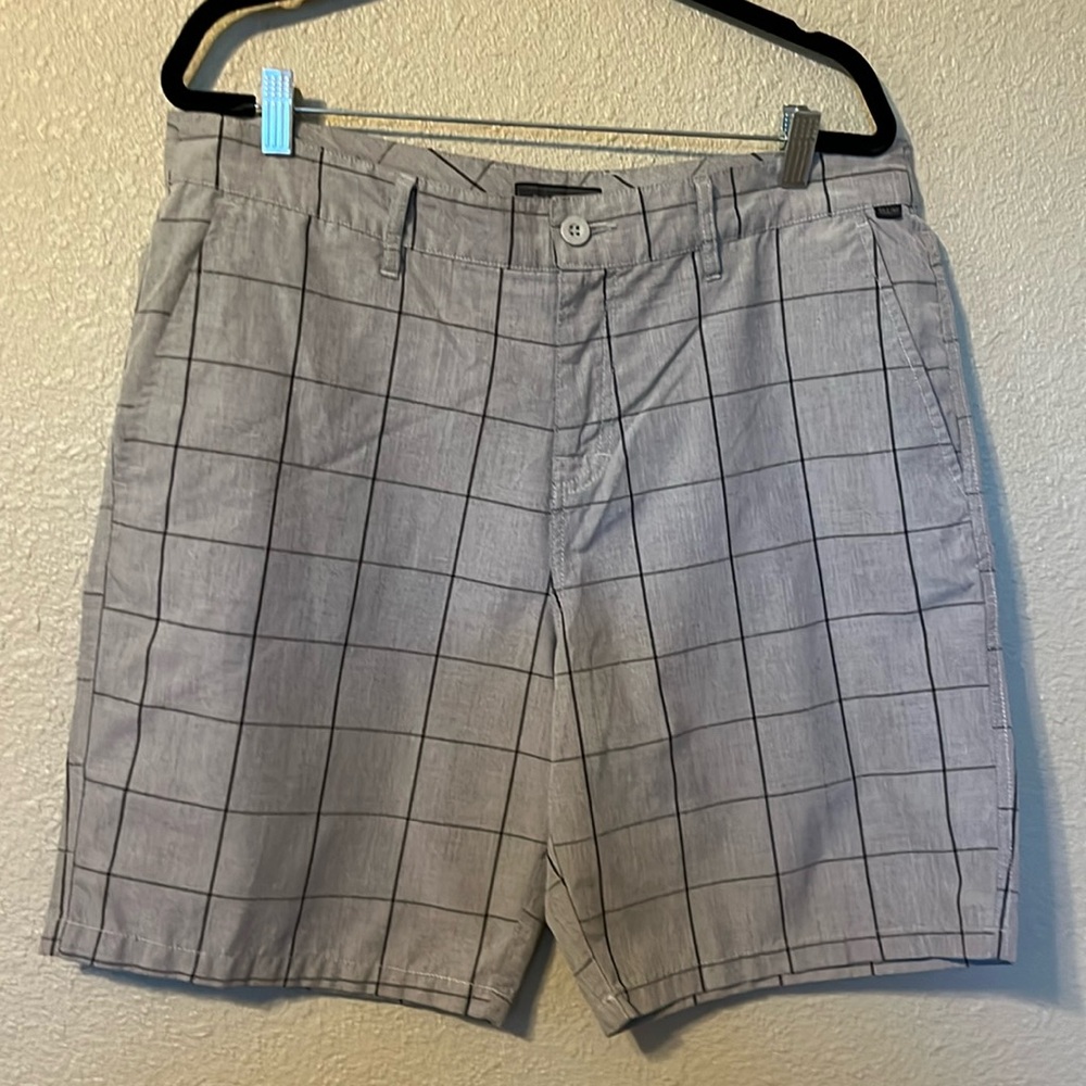 Valor men’s flat front shorts